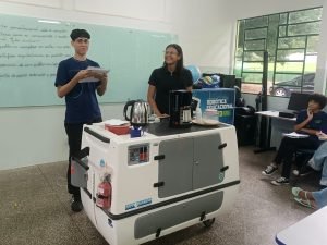 Estudantes da EE Profª Brasilina Ferraz Mantero realizam atividade sobre Pensamento Computacional