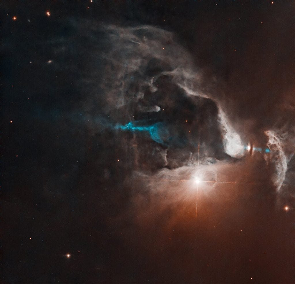 Hubble flagra nascimento de nova estrela em impressionante show de luzes cósmicas