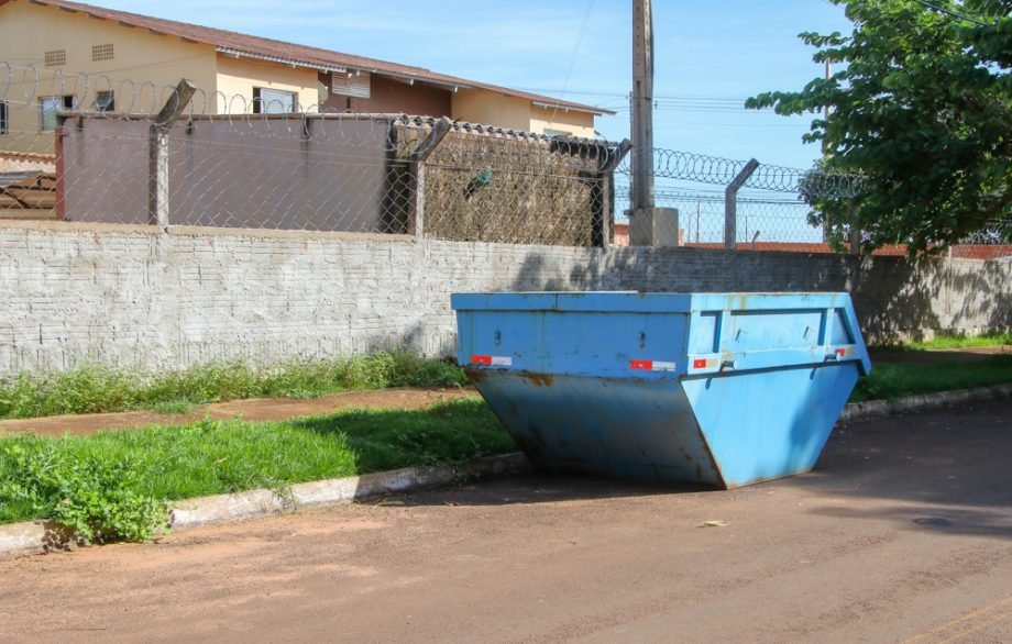 MUTIRÃO DA LIMPEZA – Campanha da Prefeitura será paralisada para manutenção do caminhão que transporta os lixos recolhidos