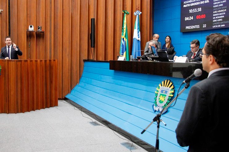 Deputados da ALEMS debateram gestão governamental durante a sessão plenária