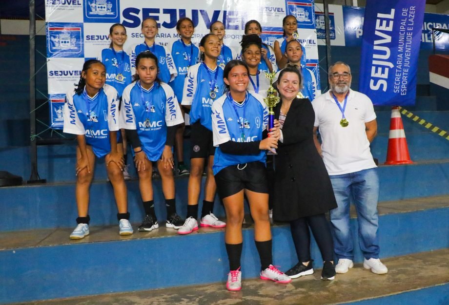 Escolas Parque São Carlos e LULOCA são as campeãs de handebol do JETs Sub-14