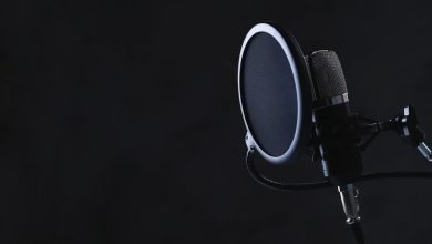 Suporte para microfone: 6 modelos para usar em podcasts e eventos