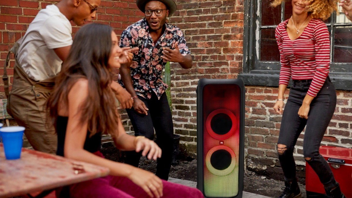 Torre de som JBL: 5 caixas robustas para usar em festas