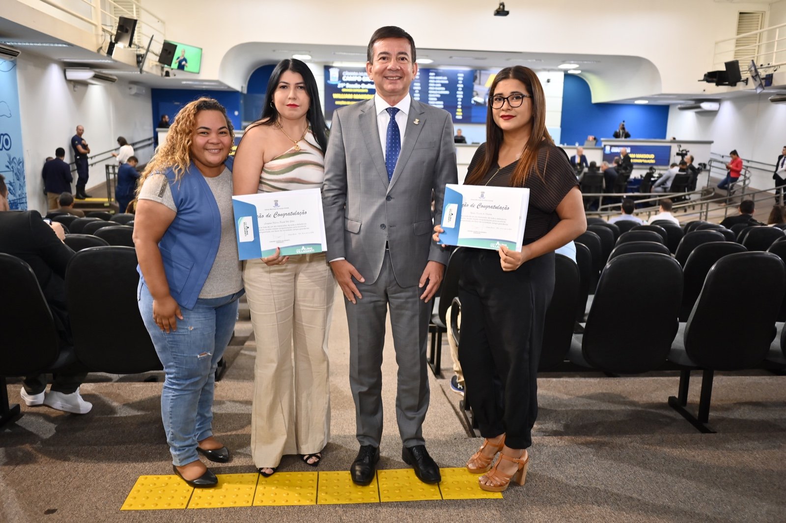 Vereador homenageia Sindicato das Servidoras Assistentes de Educação Infantil da Rede Municipal de Educação