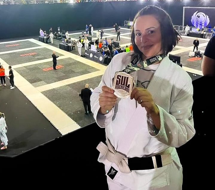 Atletas de Três Lagoas conquistam prata e bronze no Sul Americano Kids Gi e Nogi CBJJE 2024