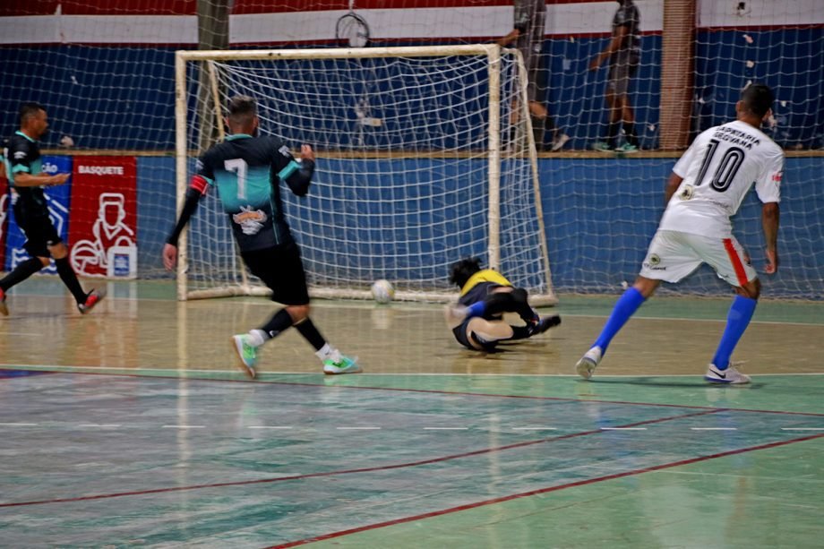 Chuva de gols marcou a abertura do Campeonato Municipal de Futsal Masculino Série A e B