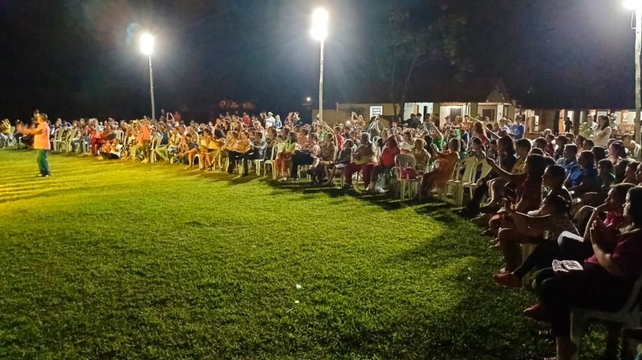 Famílias da Banda Cristo Redentor receberam uma noite magica com apresentações culturais