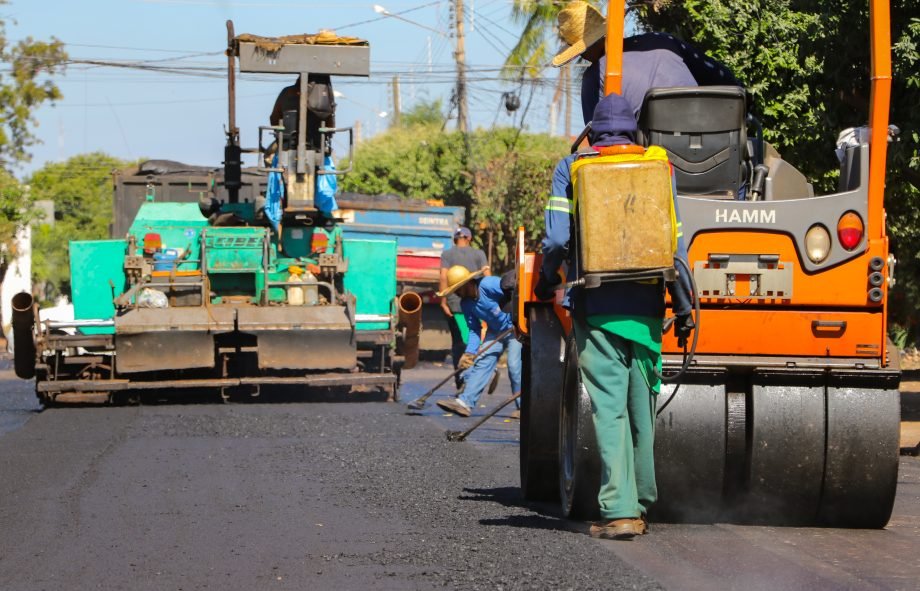 SEINTRA realiza recapeamento em 1500 metros de ruas dos bairros Santo André, Lapa e Centro