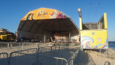 Drones, festa e show de Papatinho abrem Vivo Rio Pro, etapa brasileira do Mundial de Surfe