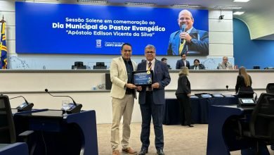 Pastores são homenageados pelo vereador Dr. Sandro Benites em solenidade
