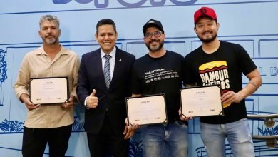 Vencedores do segundo festival de hambúrguer recebem moção de congratulação do vereador Clodoilson Pires