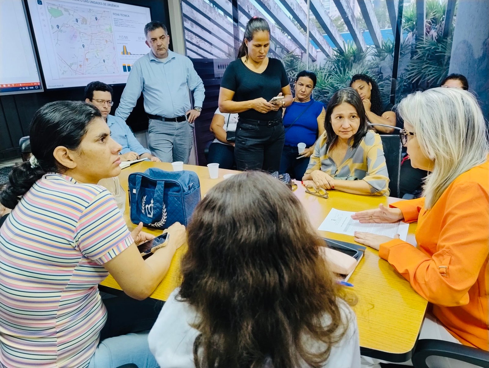 A Saga Continua: vereadora Luiza Ribeiro acompanha mães de pessoas com deficiência na SESAU para cobrar falta de fraldas