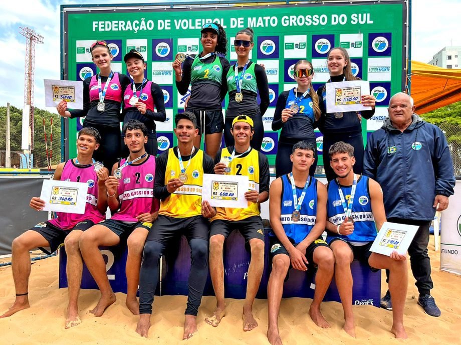 Atletas da SEJUVEL retornam com medalhas e títulos após maratona de torneios no Brasil