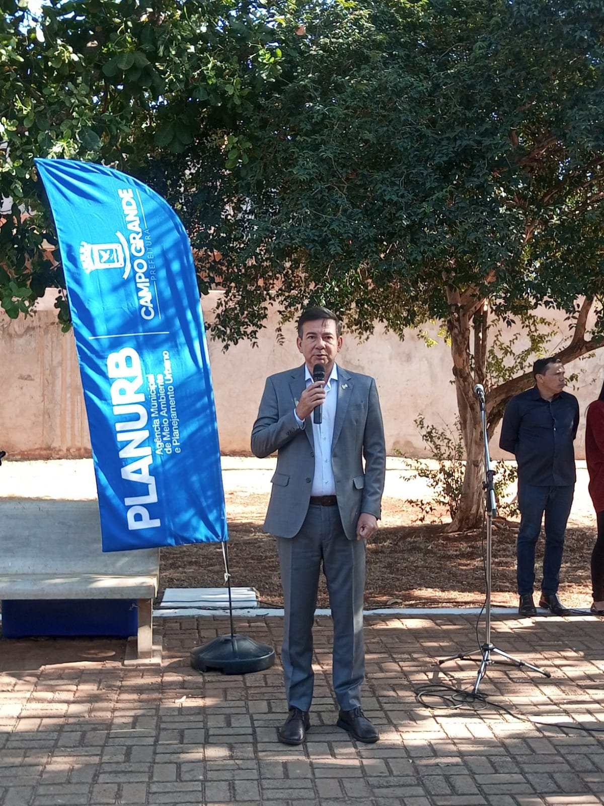 Vereador Coronel Villasanti participa da inauguração de Praça e intensifica ações no Porto Bello