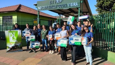 Alunos e professores da EE Prof.ª Neyder Suelly Costa Vieira participaram de ação social no Asilo São João Bosco