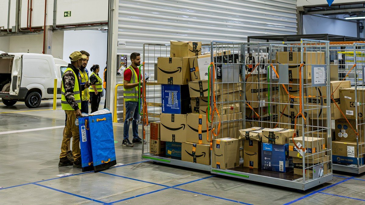 Amazon promete agilizar entregas com 100 polos nacionais e uso de IA; confira