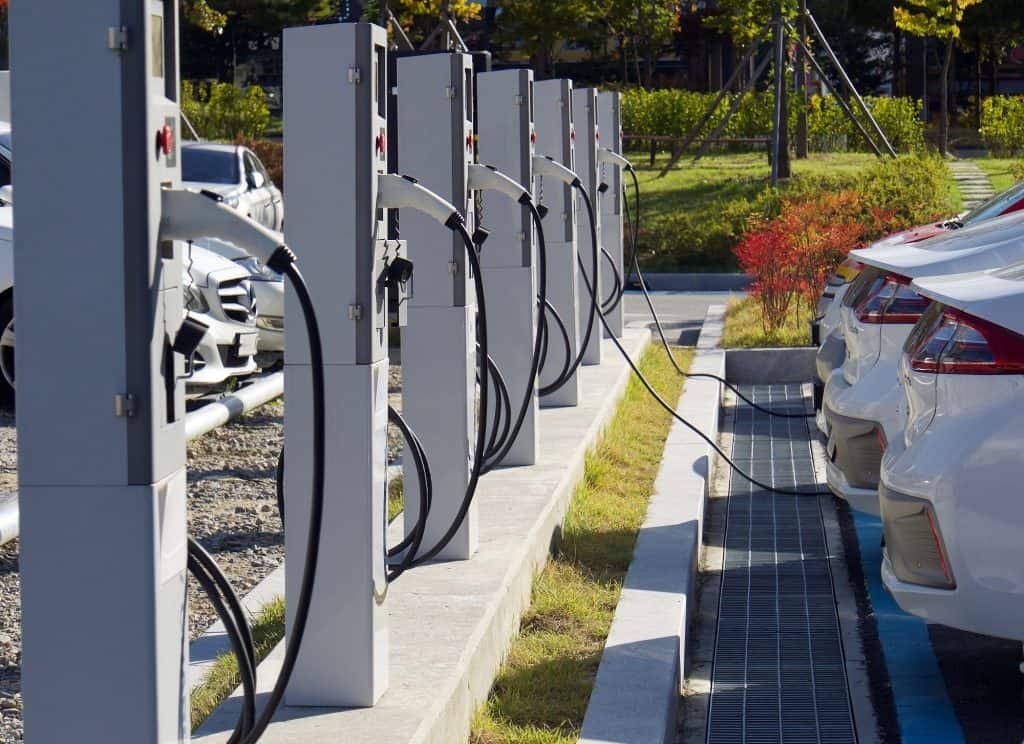 estação de carregamento de carros elétricos