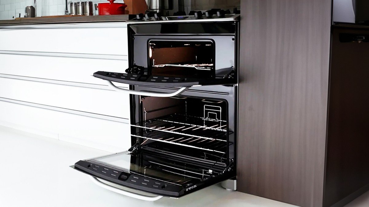 Fogão com forno duplo vale a pena? 4 motivos para comprar — e 4 para fugir