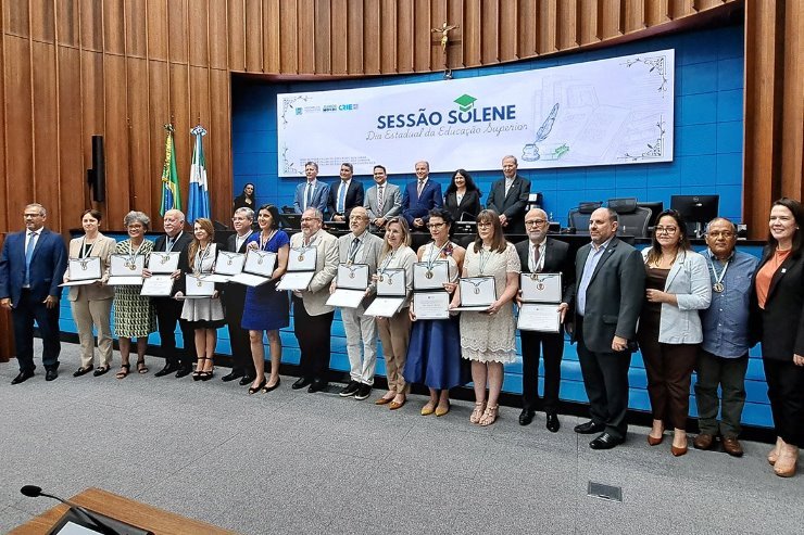 Solenidade na Assembleia Legislativa enaltece a Educação Superior