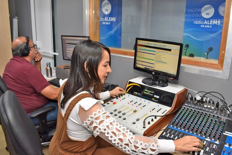 <b>Rádio ALEMS: </b>Novo programa, Conexão Legislativa detalha o trabalho parlamentar