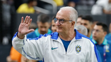 Dorival Júnior tem WhatsApp clonado e golpista pede dinheiro a Galvão Bueno